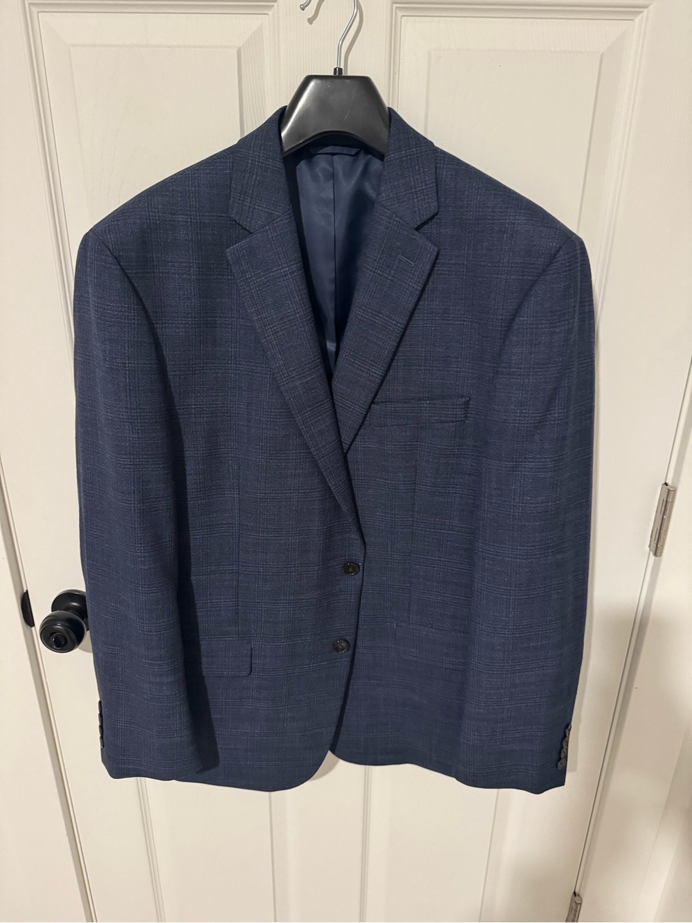 Men's Navy Textured Two-Button Sport Coat